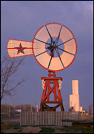 lamarwindmill.jpg (39173 bytes)