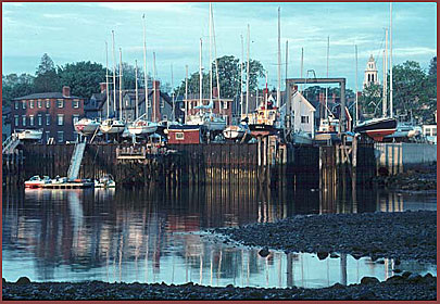 little_harbor.jpg (52349 bytes)