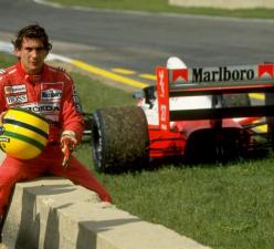 https://www.f1-pitlane.com/files/imagecache/main_image/images/ayrton_11_0.jpg